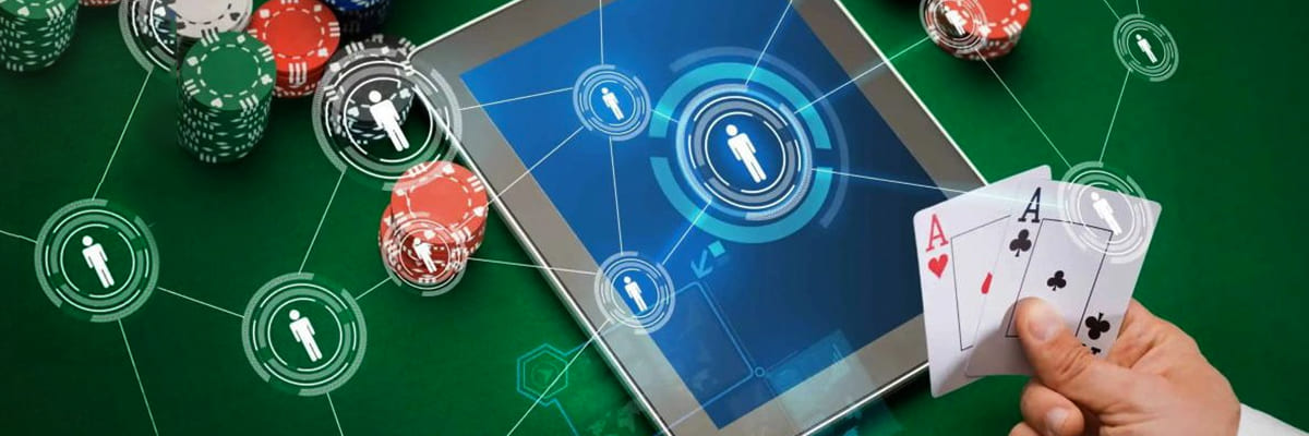 EK777 casino montage with game tiles and live dealer scenes